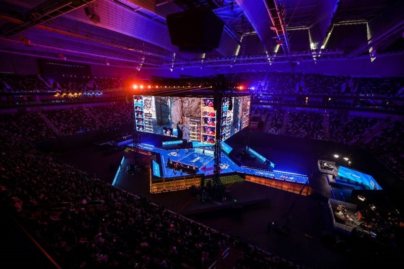 面对全押时的深呼吸：如何在极端压力下做出数学正确的决定。（全押瞬间的冷静：在极限压力下如何做出数学上最优的决策）